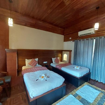 Royal Tiger Luxury Resort 4 Star ソーラハ エクステリア 写真
