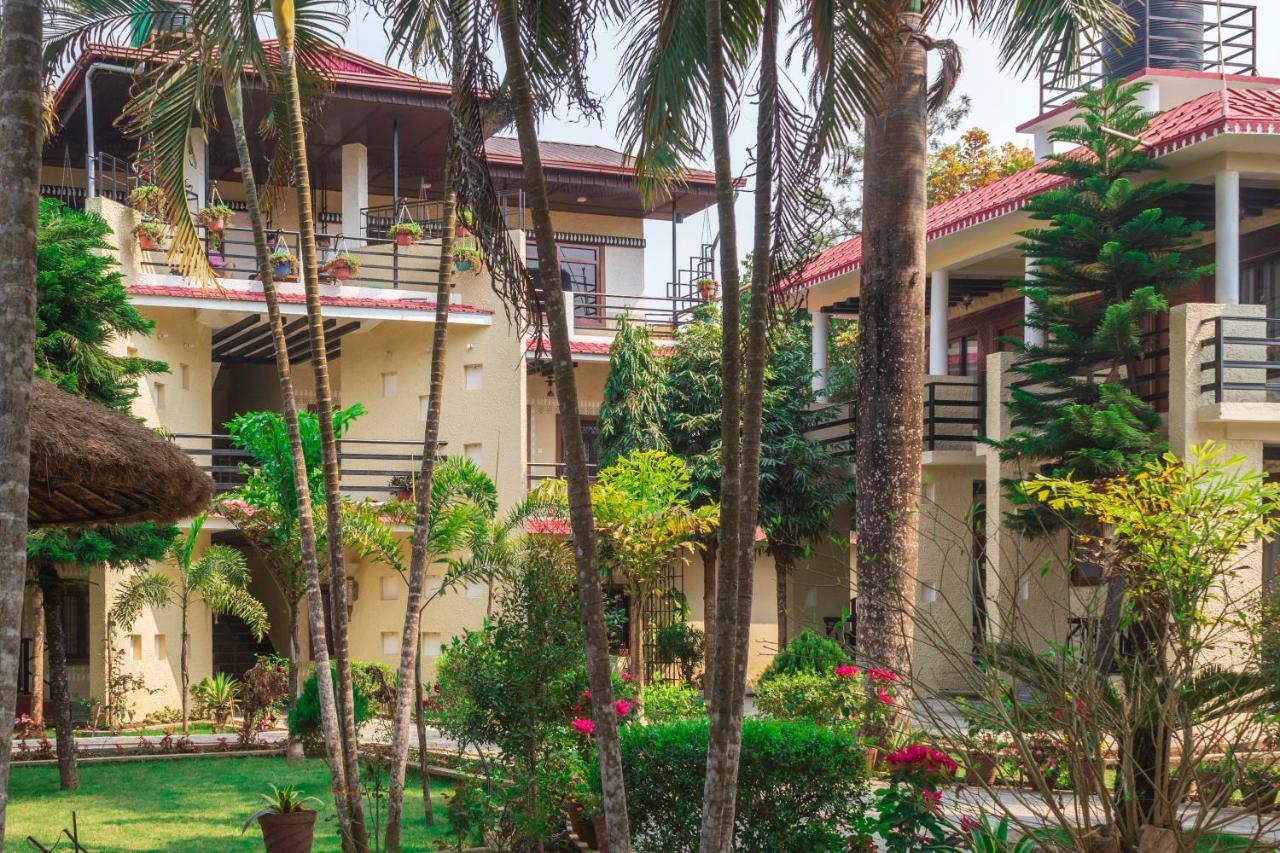 Royal Tiger Luxury Resort 4 Star ソーラハ エクステリア 写真