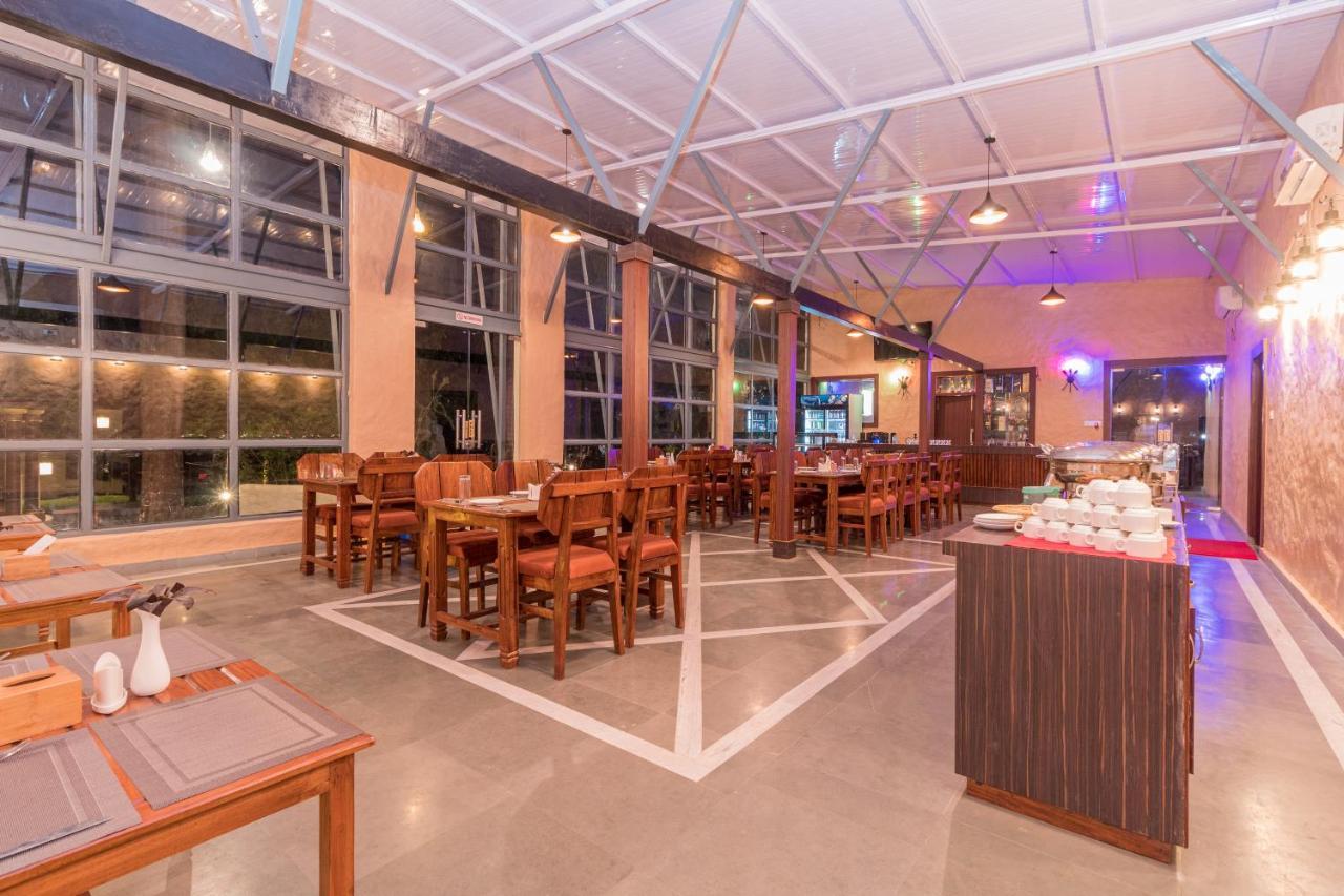 Royal Tiger Luxury Resort 4 Star ソーラハ エクステリア 写真