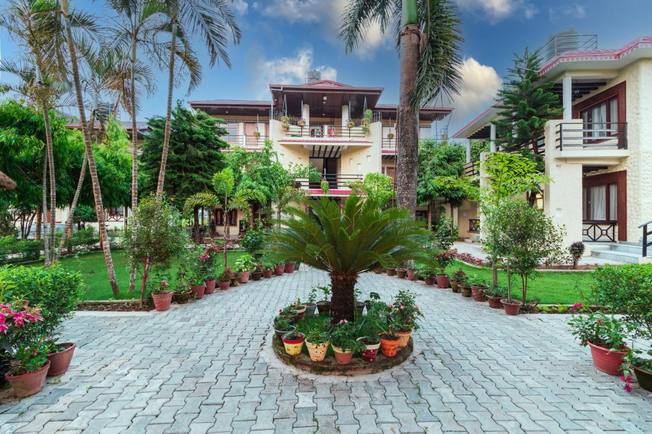 Royal Tiger Luxury Resort 4 Star ソーラハ エクステリア 写真