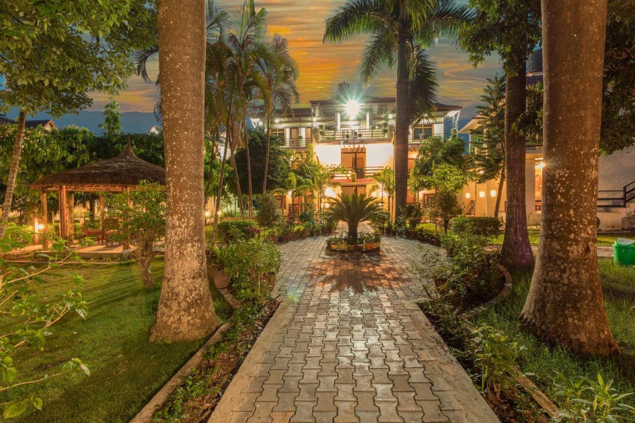 Royal Tiger Luxury Resort 4 Star ソーラハ エクステリア 写真