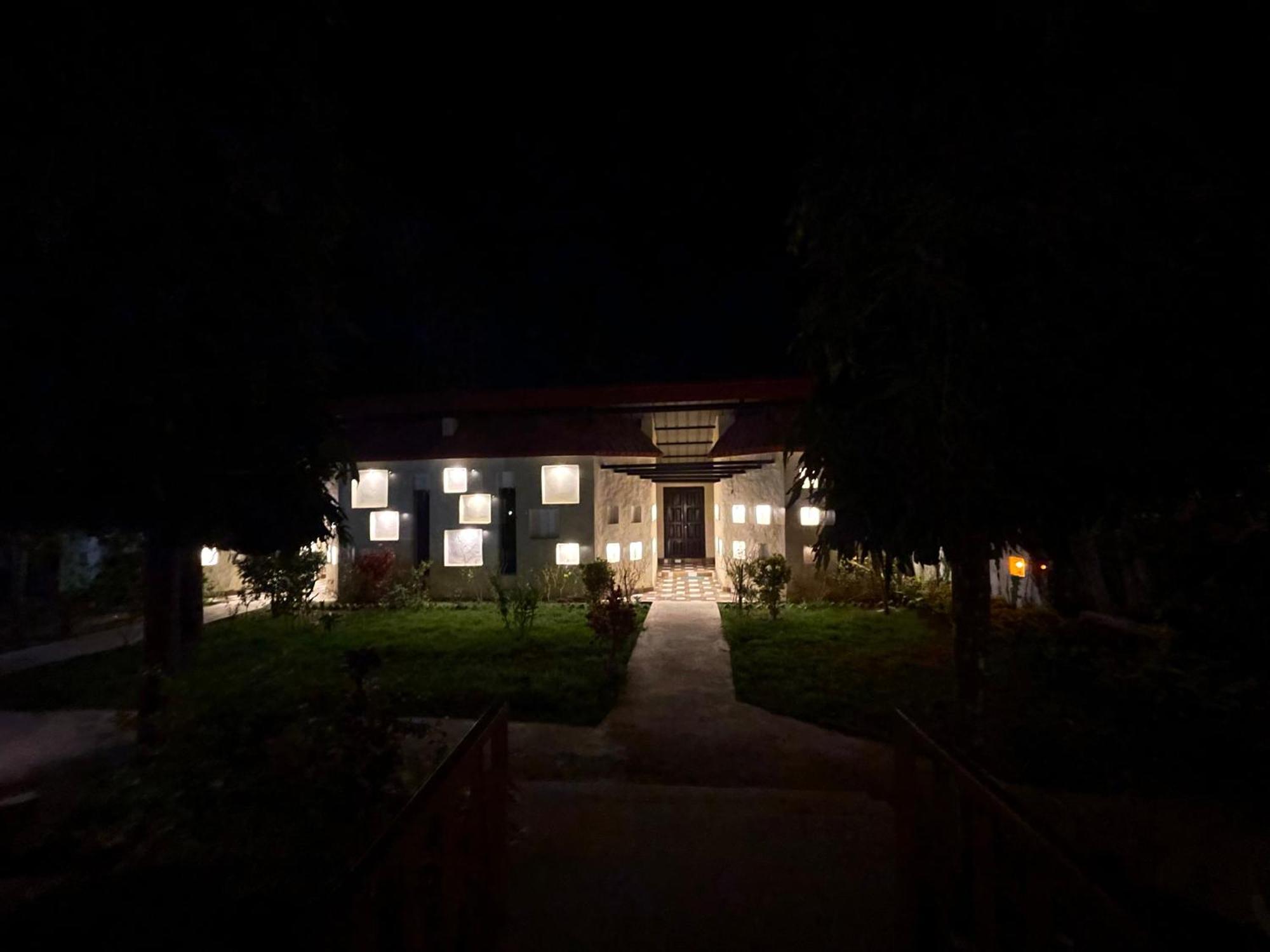 Royal Tiger Luxury Resort 4 Star ソーラハ エクステリア 写真