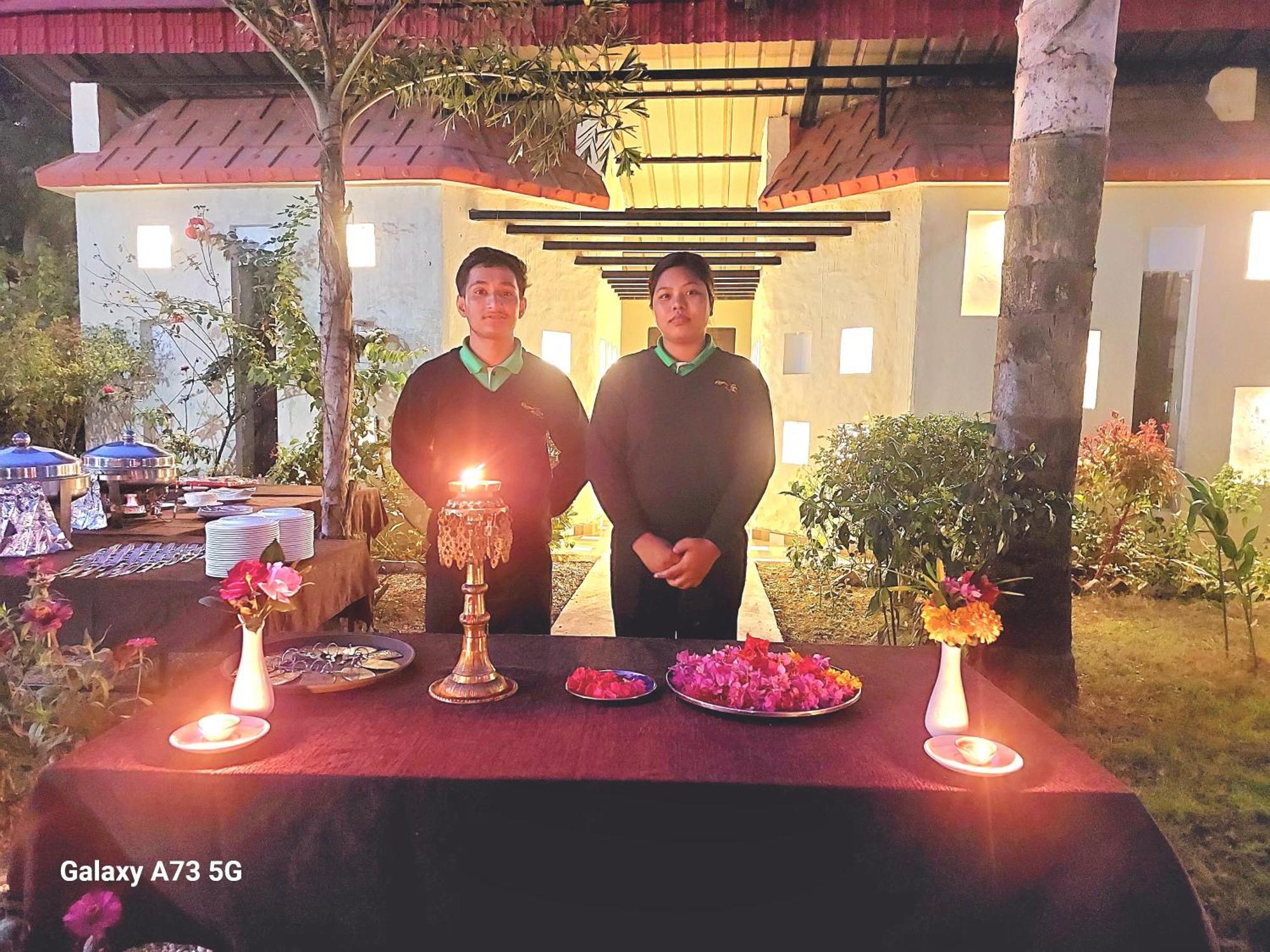 Royal Tiger Luxury Resort 4 Star ソーラハ エクステリア 写真