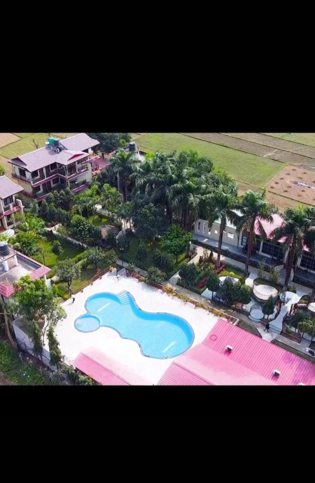 Royal Tiger Luxury Resort 4 Star ソーラハ エクステリア 写真